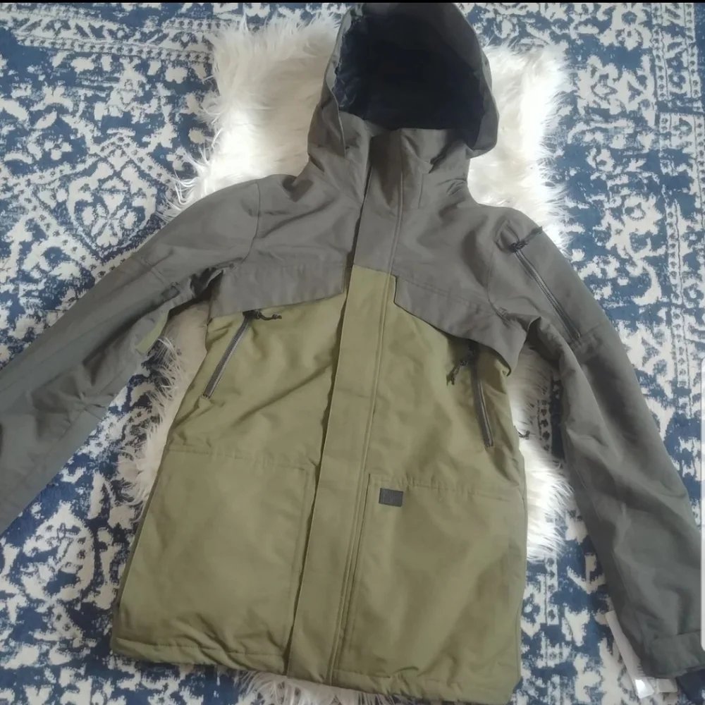 Volcom Jacket - Picture 1 of 11
